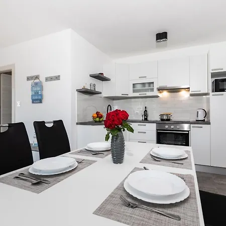 Bura Apartment Punat