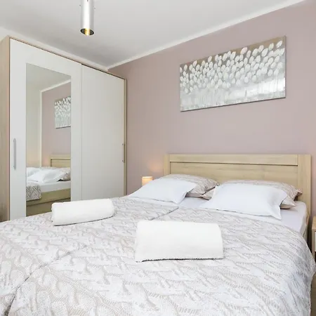 Apartment Bura *